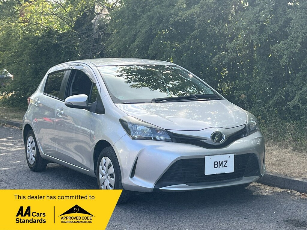 Toyota Yaris 1.0 F Edition Facelift Model Ulez Silver