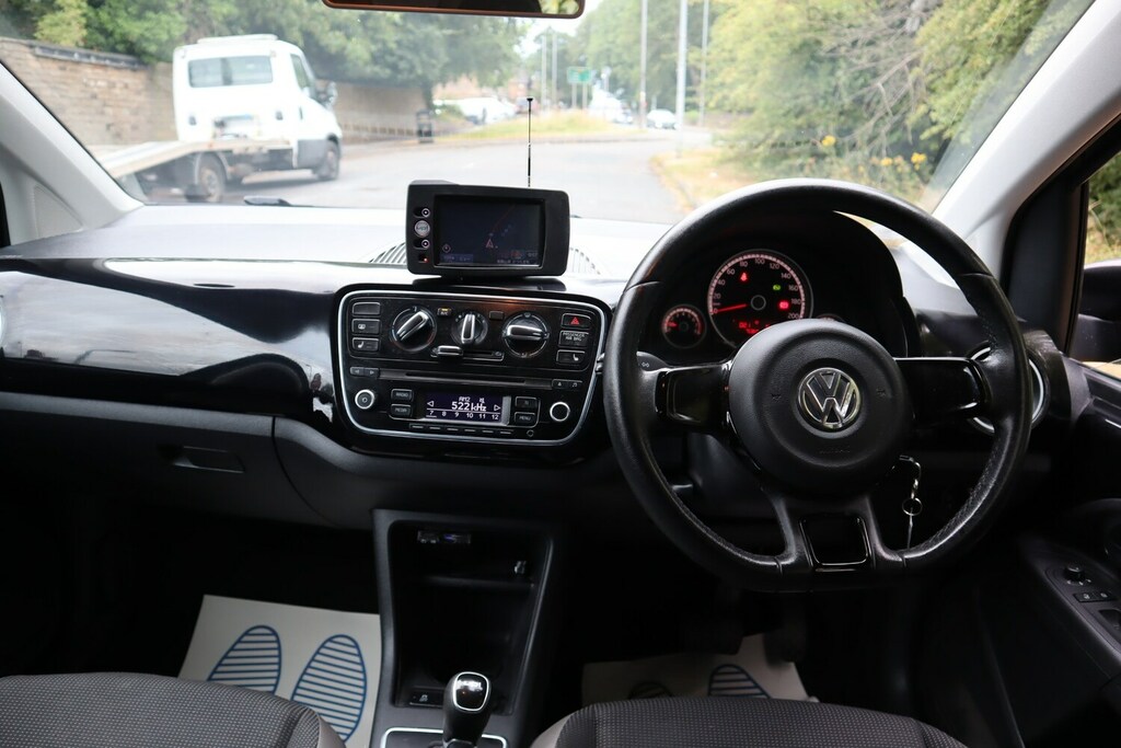 Volkswagen Up Hatchback 1.0 Move Up Euro 5 201313 White #14