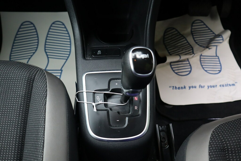 Volkswagen Up Hatchback 1.0 Move Up Euro 5 201313 White #18