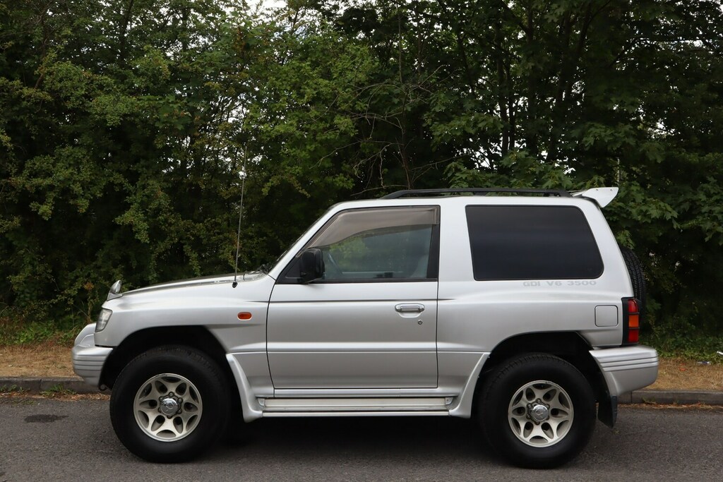 Mitsubishi Shogun 3.5 V6 Gdi Zr Wide Body Swb 4Wd 245Bhp Silver #6