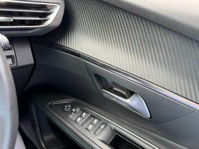 Peugeot 3008 Puretech Eat8 Allure Premium #18
