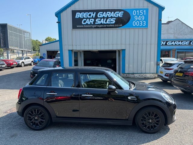 Mini Hatch 2019 1.5 Cooper Classic Hatchback Manua Black
