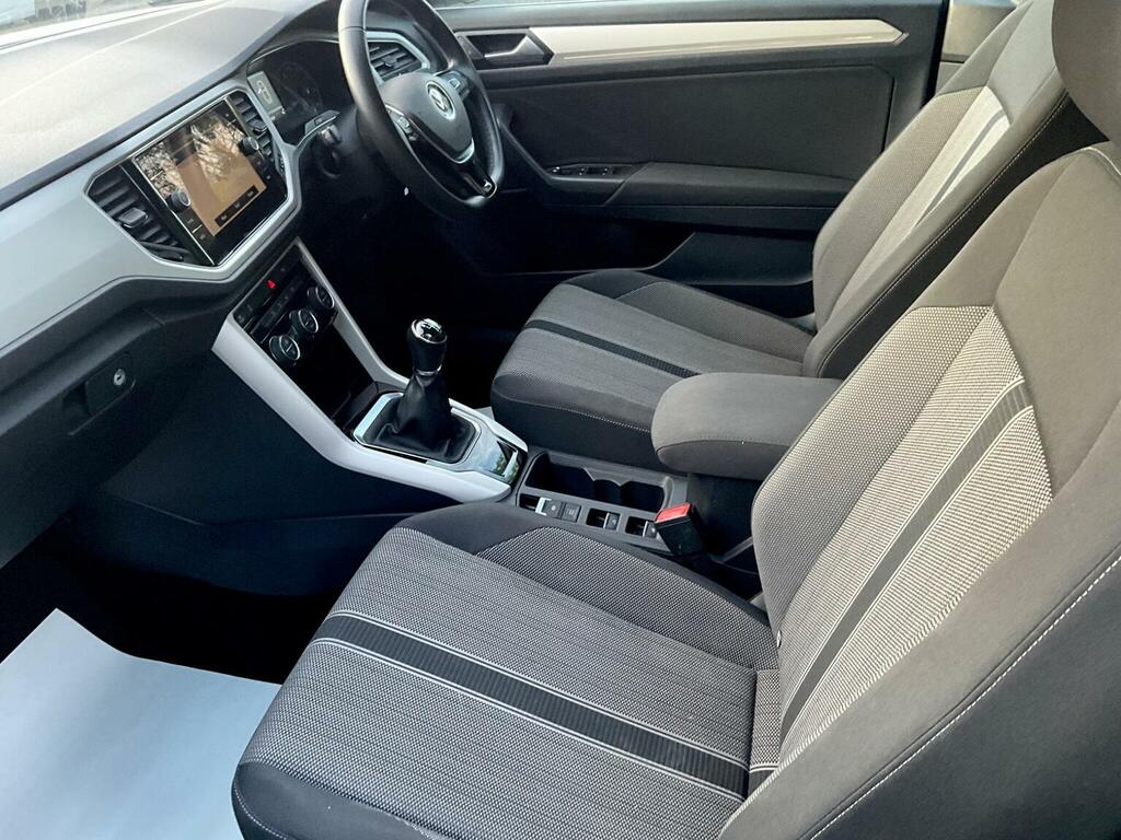 Volkswagen T-Roc Black #9
