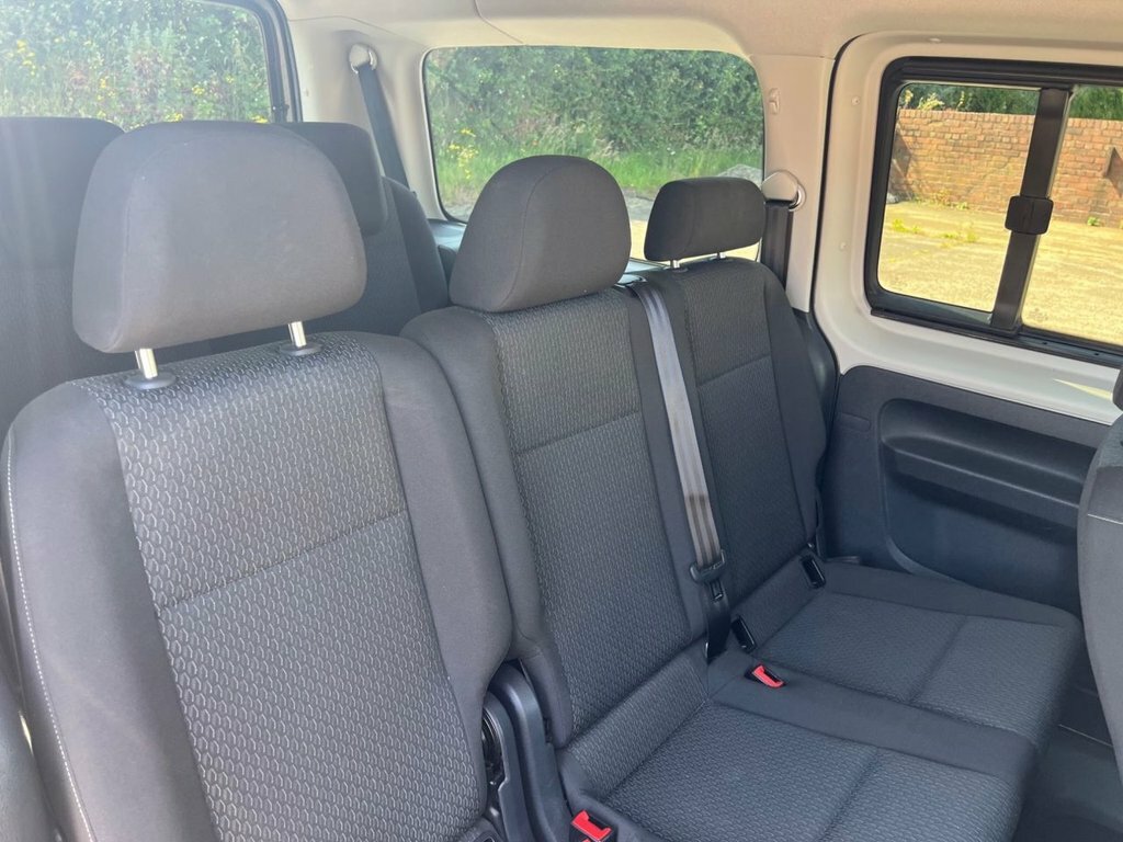 Volkswagen Caddy Maxi Life C20 Life Tdi Green #10