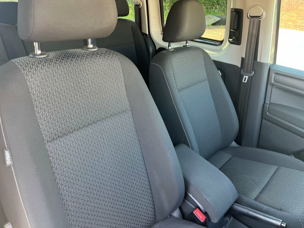 Volkswagen Caddy Maxi Life C20 Life Tdi Green #14