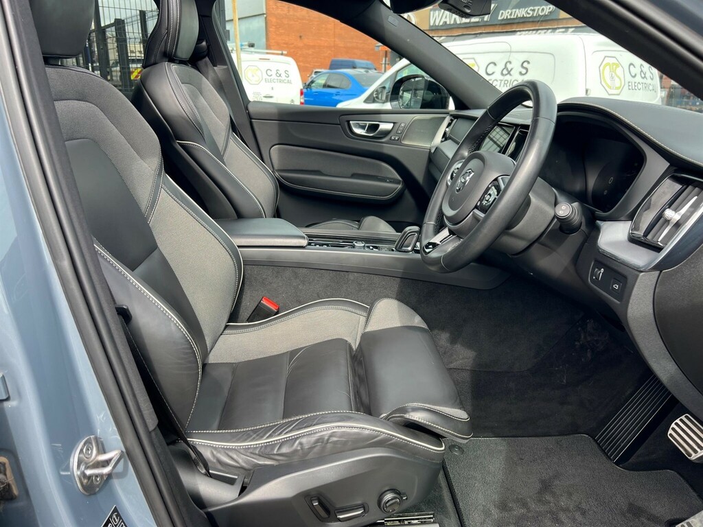 Volvo XC60 Volvo Estate 2.0 T6 Rc Phev Inscription Expression Grey #14