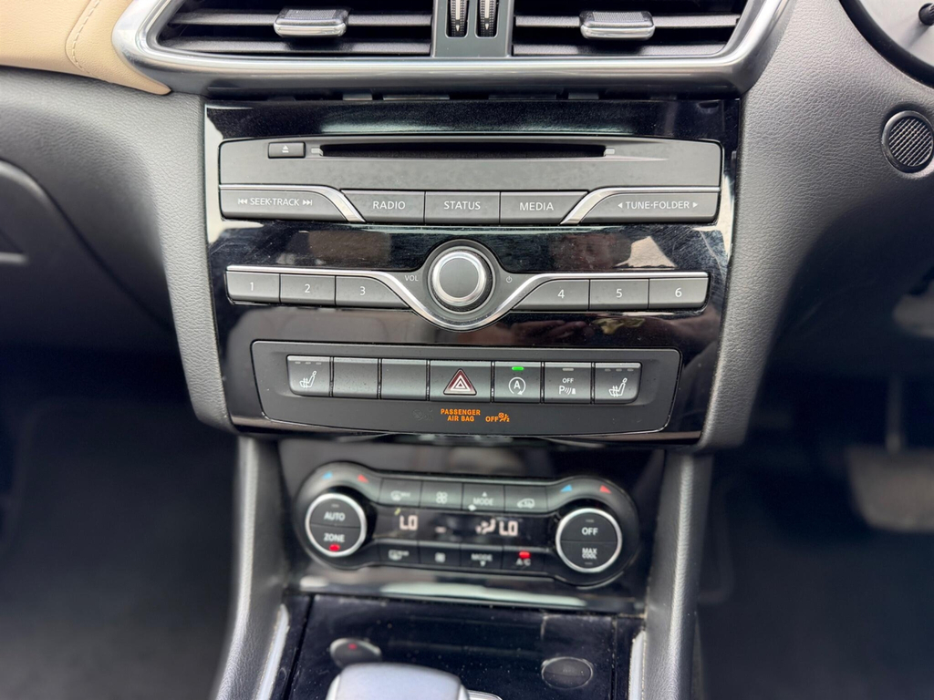 Infiniti QX30 2.2D Luxe Tech Dct Grey #23