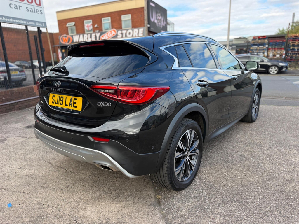 Infiniti QX30 2.2D Luxe Tech Dct Awd Euro 6 Ss Black #4