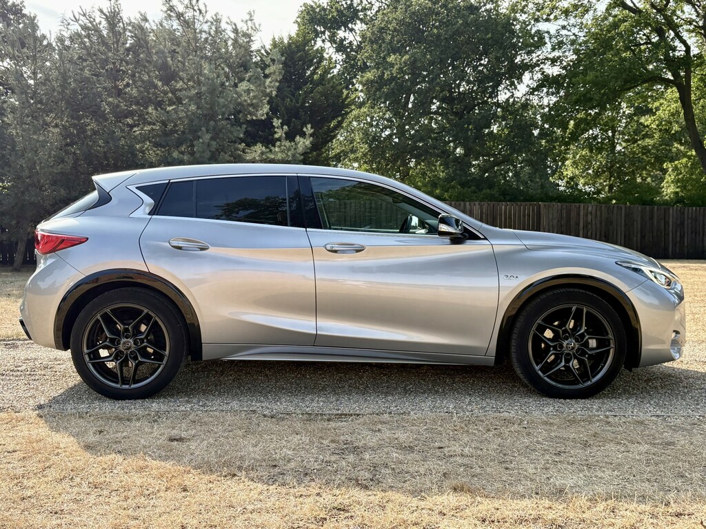 Infiniti Q30 Hatchback 2.0 T Sport 201969 Grey #3