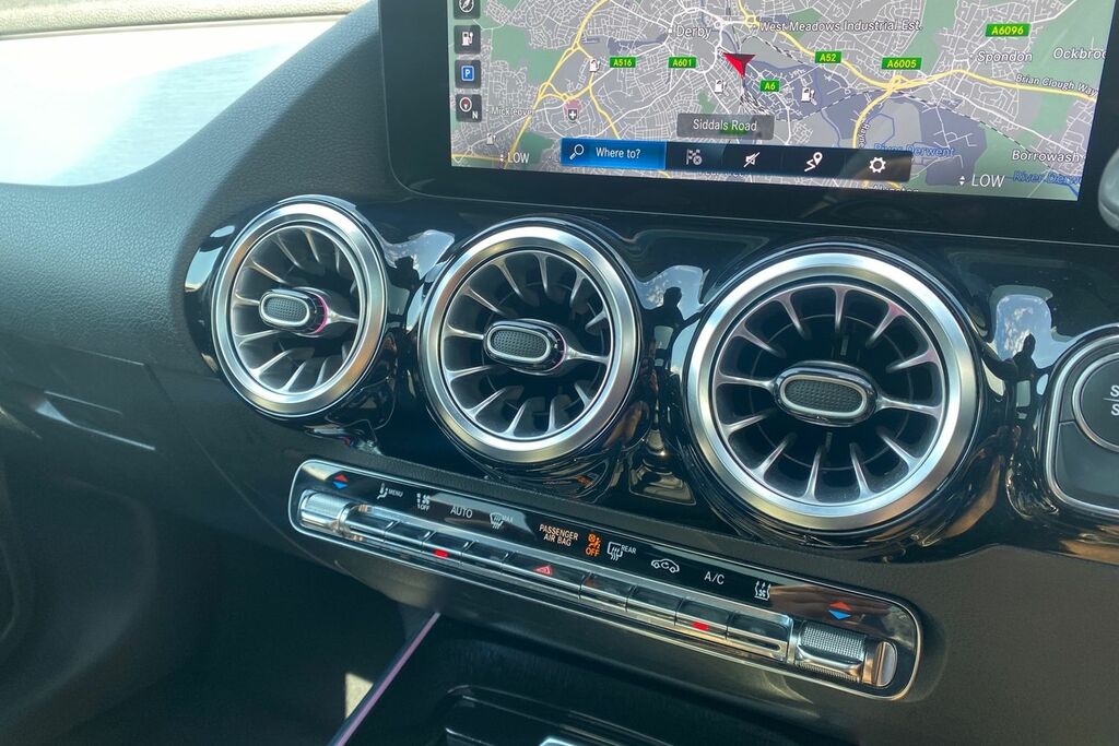Mercedes-Benz EQA 250 66Kwh Amg #16
