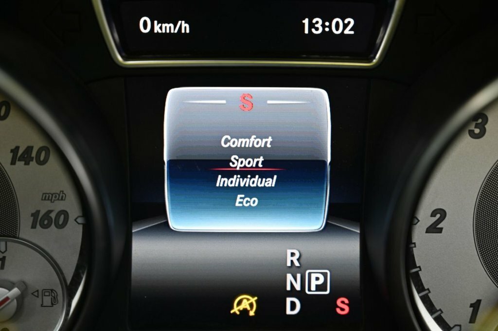 Mercedes-Benz CLA Class Cla 180 Amg Sport Red #19