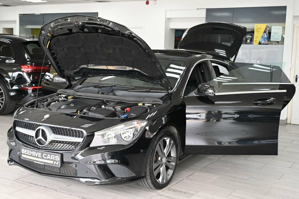 Mercedes-Benz CLA Class Cla 180 Amg Sport Red #11