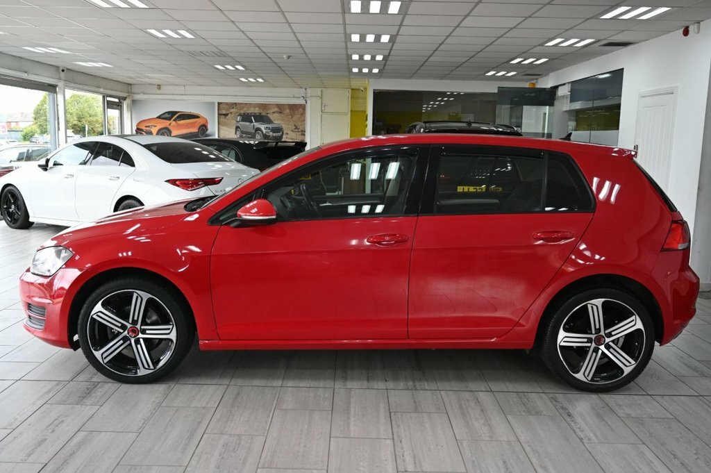 Volkswagen Golf 1.6L Se Red #4