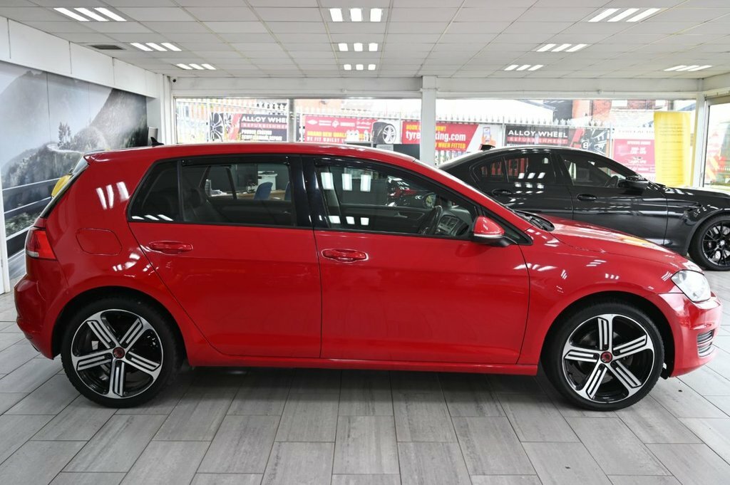 Volkswagen Golf 1.6L Se Red #3
