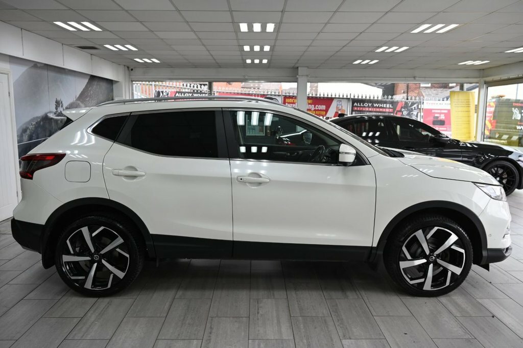 Nissan Qashqai 1.6L Tekna VF17OJB White #3