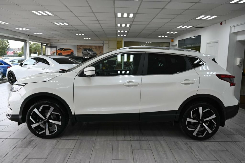 Nissan Qashqai 1.6L Tekna VF17OJB White #4