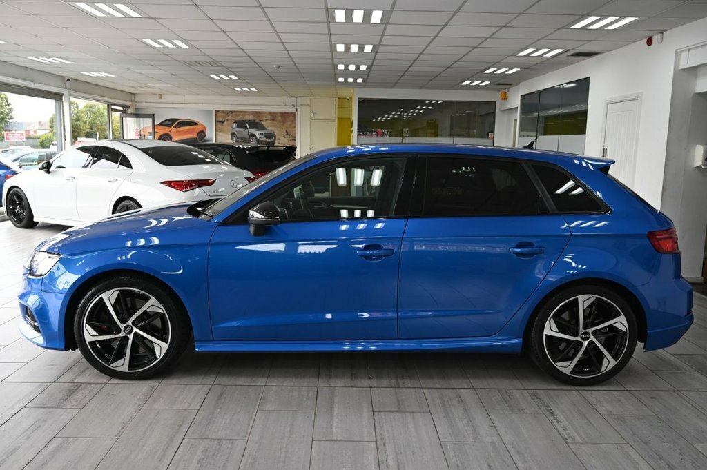 Audi S3 2L Black Edition Blue #4