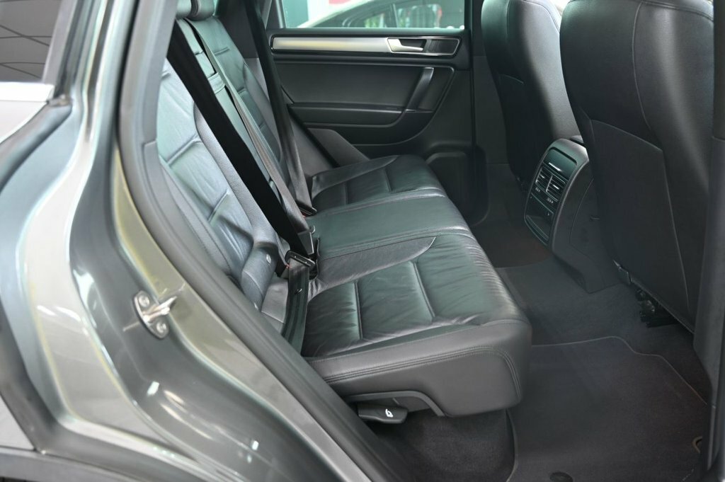 Volkswagen Touareg 3.0 V6 R-line Tdi Bmt Estate Grey #13
