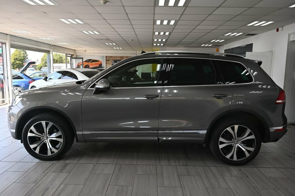 Volkswagen Touareg 3L R-line Grey #4