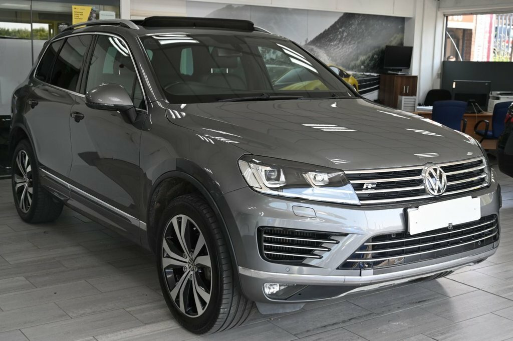 Volkswagen Touareg 3L R-line Grey #2