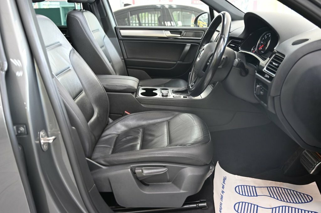Volkswagen Touareg 3.0 V6 R-line Tdi Bmt Estate Grey #14