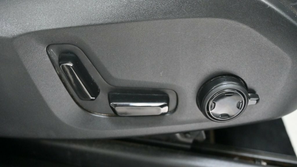 Volvo XC90 Momentum Pro Grey #33