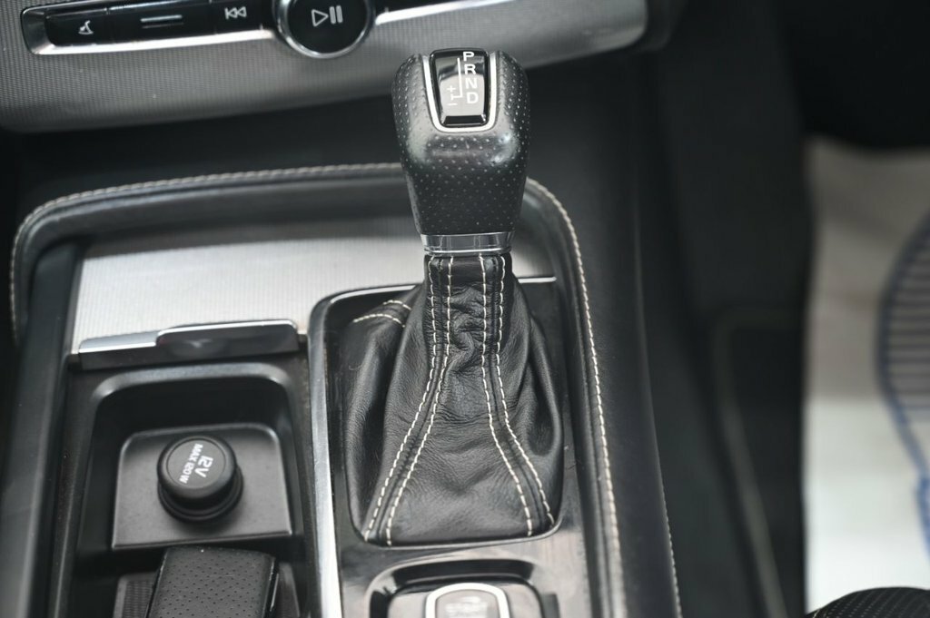 Volvo XC90 Momentum Pro Grey #28