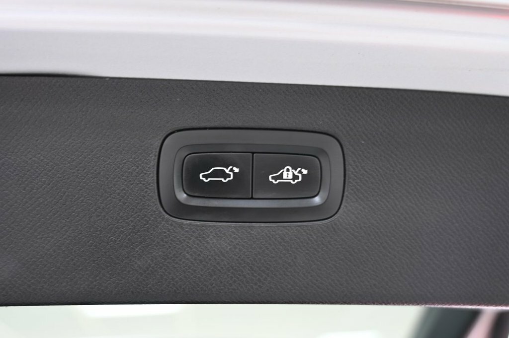 Volvo XC90 Momentum Pro Grey #41