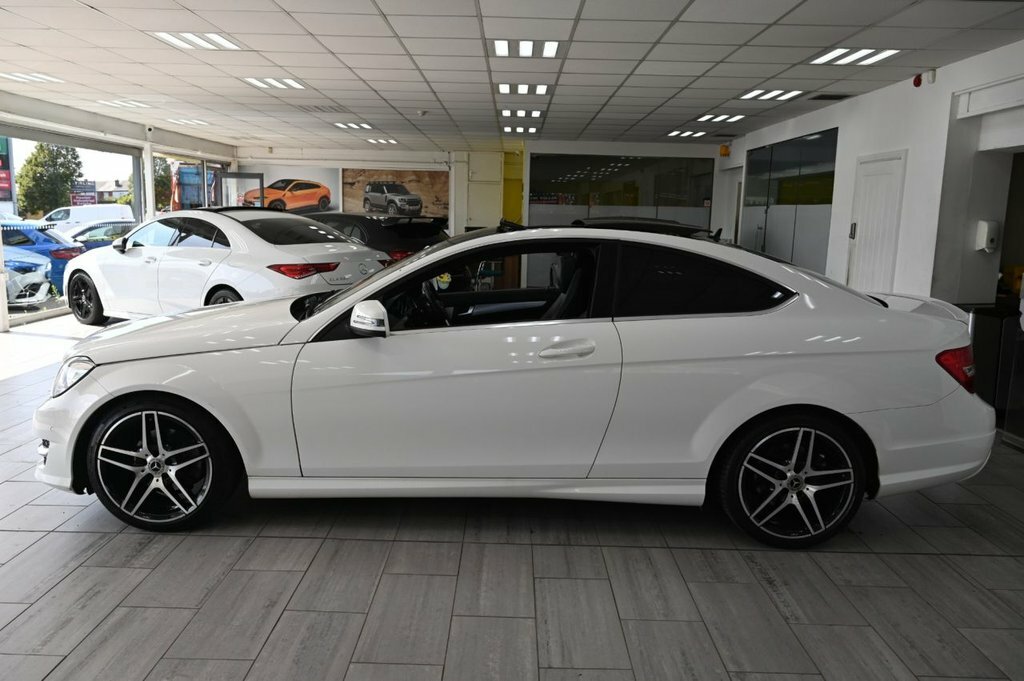 Mercedes-Benz C Class 2.1L Amg Sport Edition White #4