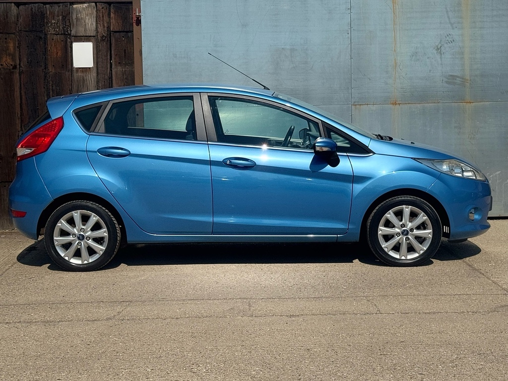 Ford Fiesta Hatchback Blue #3
