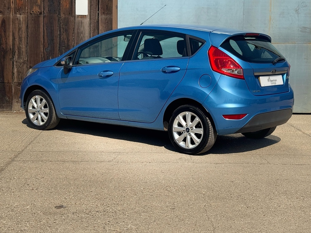 Ford Fiesta Hatchback Blue #6