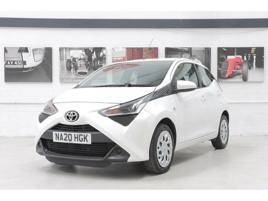 Toyota Aygo 1.0 Vvt-i X-play Euro 6 NA20HGK White #6