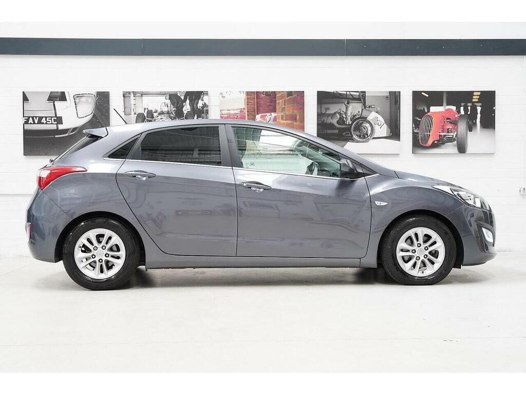 Hyundai I30 1.6 Crdi Blue Drive Se Euro 6 Ss Grey #2