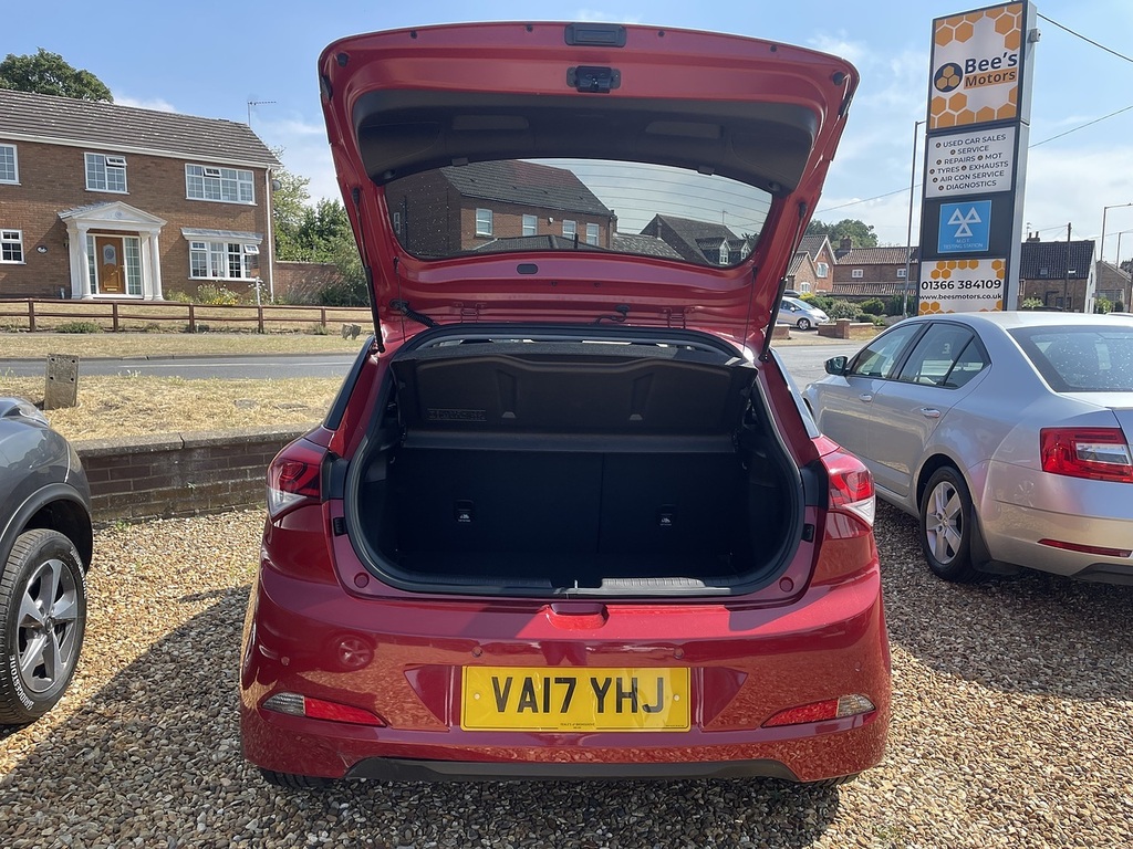 Hyundai I20 Premium Nav VA17YHJ Red #4