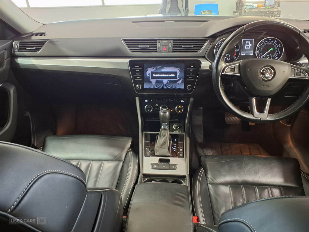 Skoda Superb 1.6 Tdi Cr Se Technology Dsg Black #2