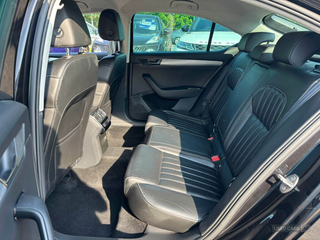 Skoda Superb 1.6 Tdi Cr Se Technology Dsg Black #5