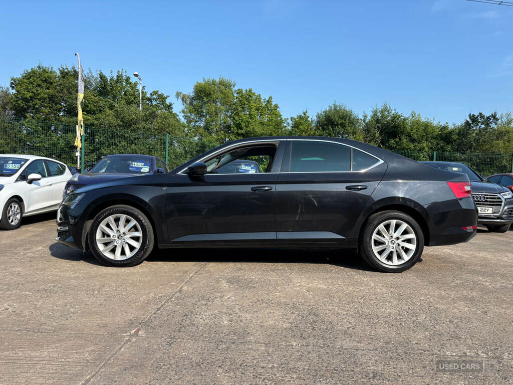Skoda Superb 1.6 Tdi Cr Se Technology Dsg Black #3