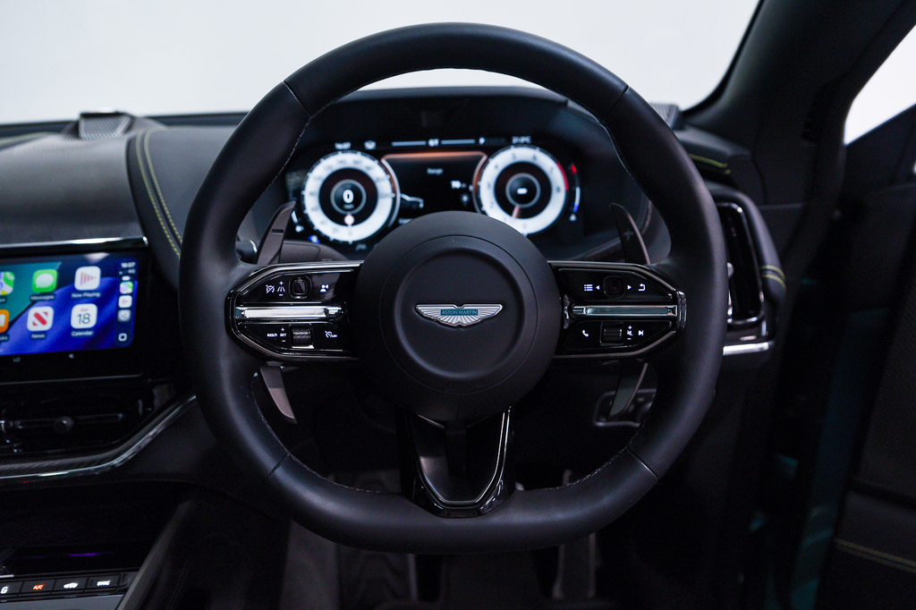 Aston Martin DBX 4.0L V8 707 25My Black #35