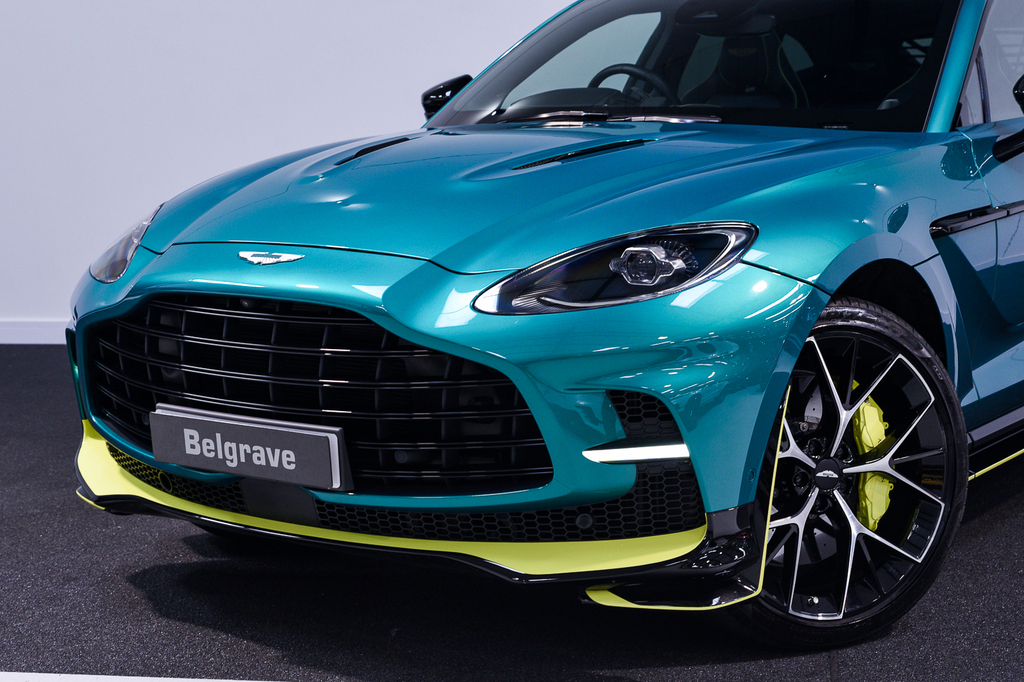 Aston Martin DBX 4.0L V8 707 25My Black #11