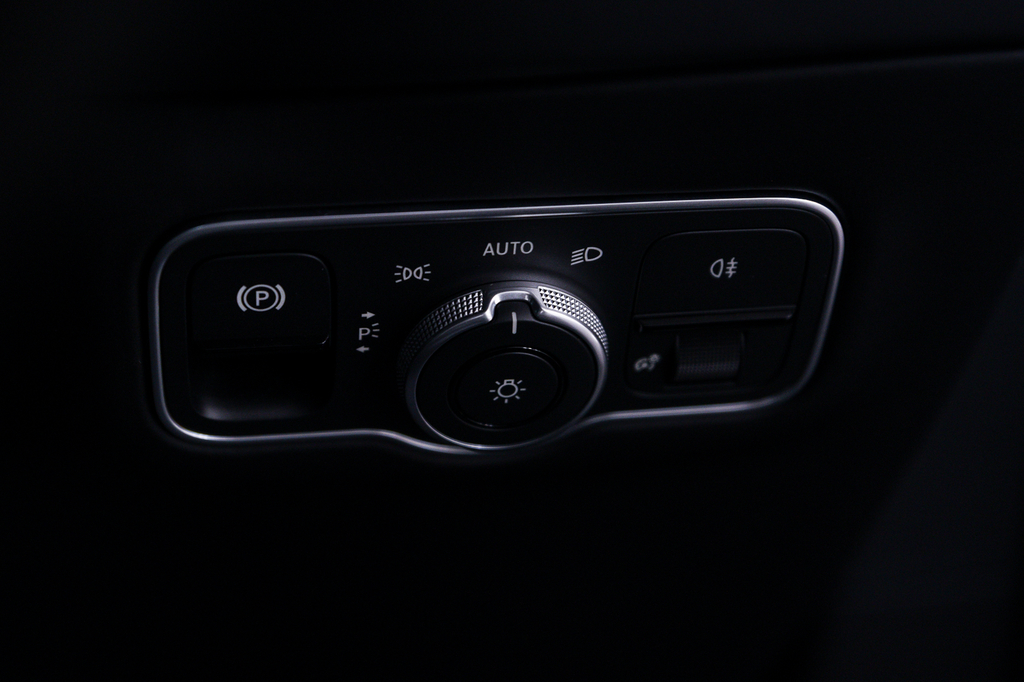 Aston Martin DBX 4.0L V8 707 25My Black #38