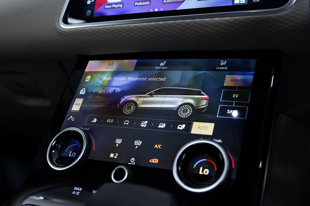 Land Rover Range Rover Velar Edition Red #16