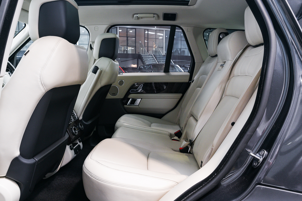 Land Rover Range Rover 2.0 P400e Black #15
