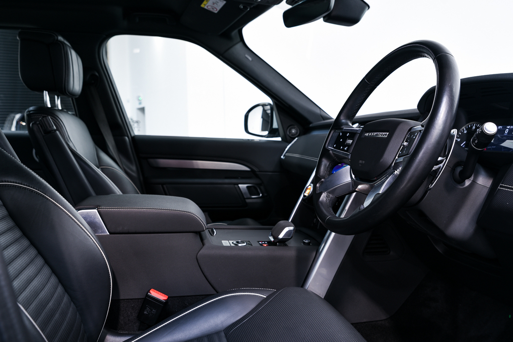 Land Rover Discovery 3.0 D300 R-dynamic Hse Grey #9