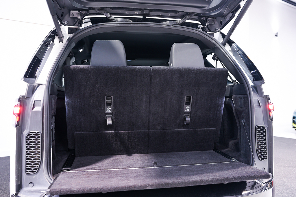 Land Rover Discovery 3.0 D300 R-dynamic Hse Grey #31