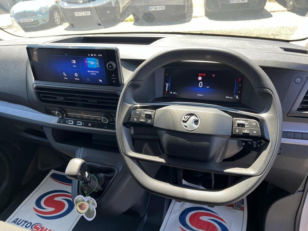 Vauxhall Vivaro Turbo D Prime White #2