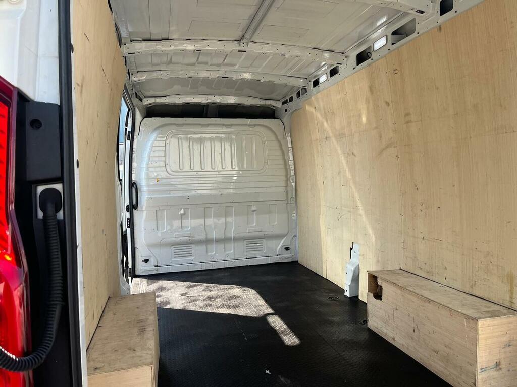 Maxus Deliver 9 D20 White #3