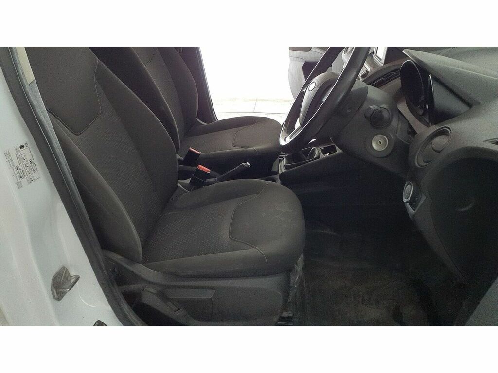 Ford Transit Courier Ecoboost Trend YM69YLJ White #4