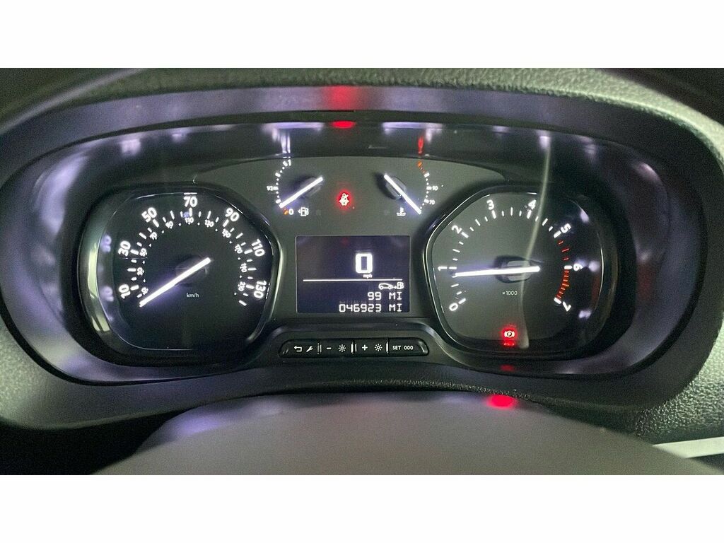 Vauxhall Vivaro Turbo D 2700 Sportive AVZ2606 White #6