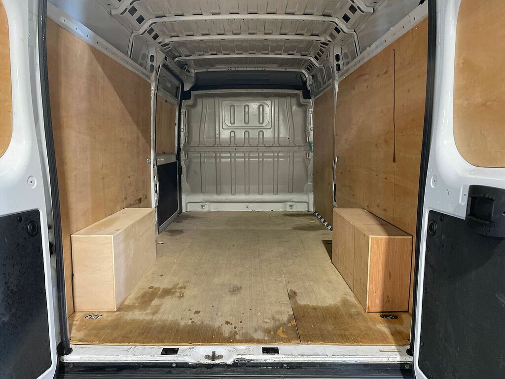 Peugeot Boxer Bluehdi 335 Professional Premium White #6