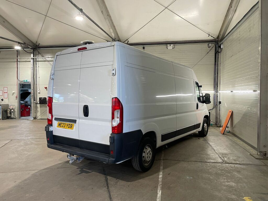 Peugeot Boxer Bluehdi 335 Professional Premium White #3
